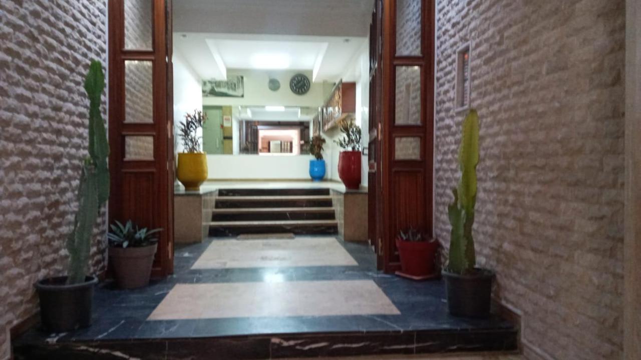 Bel appartement rénové proche de la gare du train Rabat Extérieur photo